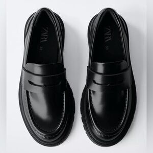 Zara SCHOOL LOAFERS Girls Black “Patent” Shoes Size 33 (US 1.5-2) Preppy